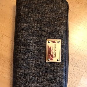 Michael kors wallet